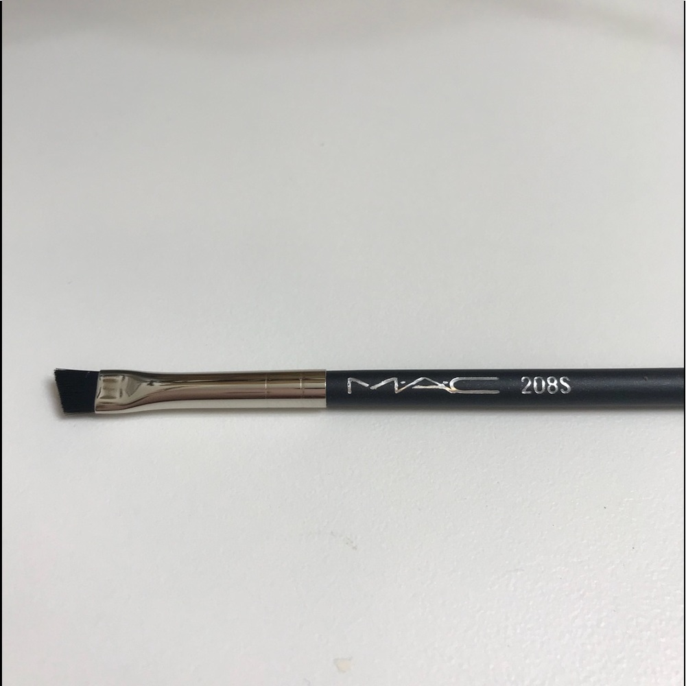 MAC eyebrows brush